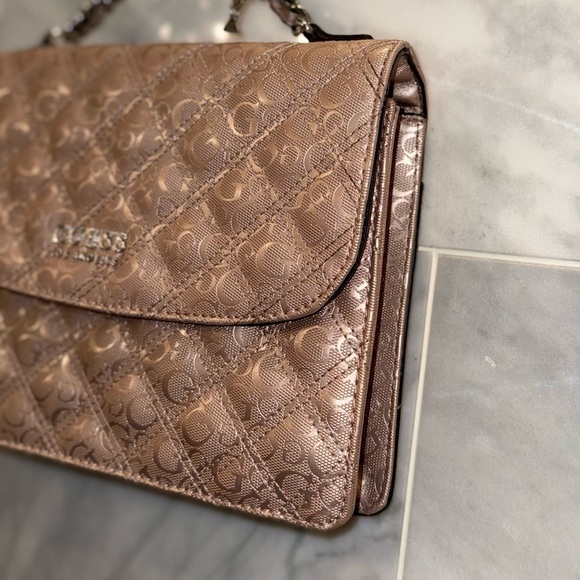 GUESS Women's Pink Shoulder Bag chain - Picture 2 of 6